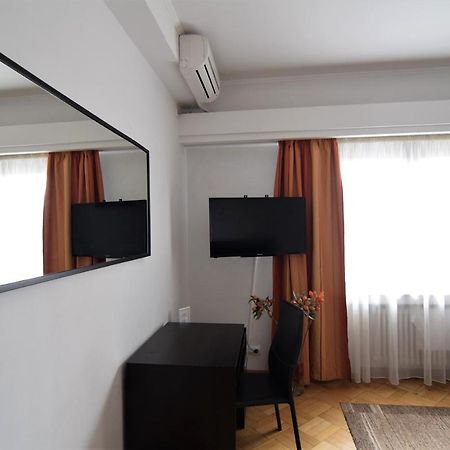Old Town - Beautiful View Apartment บูคาเรสต์ ภายนอก รูปภาพ